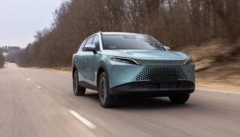 150 лошадей и 4WD. Раскрыты комплектации новой Omoda C7 в России